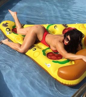 Celeste Bonin feet photo thumbnail