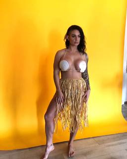 Celeste Bonin feet photo thumbnail