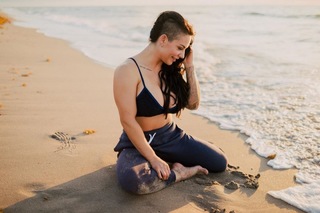 Celeste Bonin feet photo thumbnail