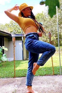 Celeste Bonin feet photo thumbnail