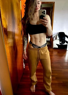 Celeste Bonin feet photo thumbnail