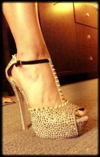 Celeste Bonin feet photo thumbnail