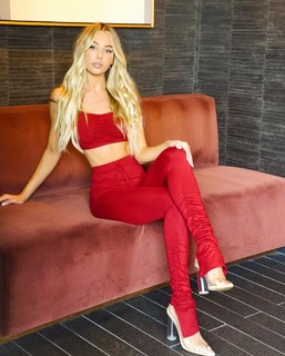 Celeste Bright feet photo 18