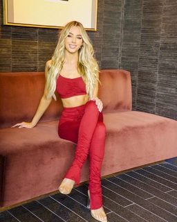 Celeste Bright feet photo 16