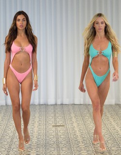 Celeste Bright feet photo 16