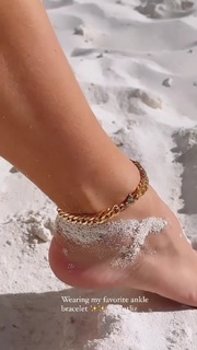 Celeste Bright feet photo 14