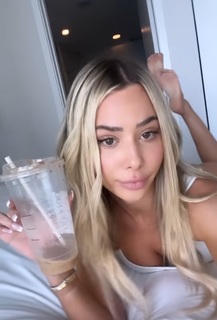 Celeste Bright feet photo 14