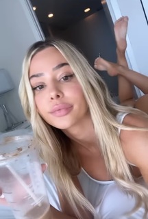 Celeste Bright feet photo 12