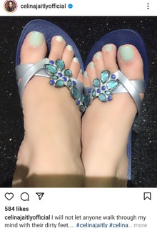 Celina Jaitley feet photo thumbnail