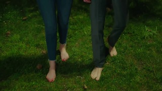 Cemre Baysel feet photo thumbnail