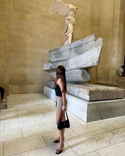 Cemre Baysel feet photo thumbnail