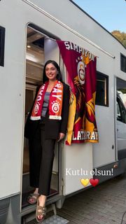 Cemre Baysel feet photo 15