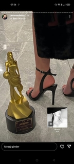 Cemre Solmaz feet photo thumbnail