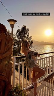 Cemre Solmaz feet photo thumbnail