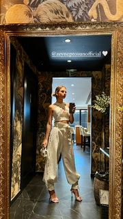 Cemre Solmaz feet photo thumbnail