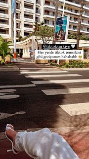 Cemre Solmaz feet photo thumbnail