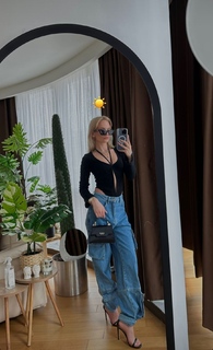 Cemre Solmaz feet photo thumbnail