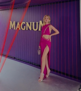 Cemre Solmaz feet photo thumbnail