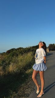 Cemre Solmaz feet photo thumbnail