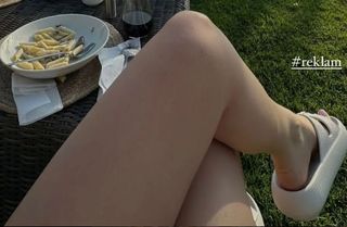 Cemre Solmaz feet photo thumbnail