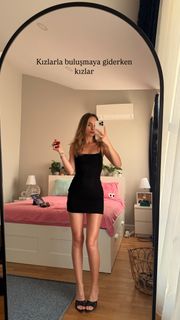 Cemre Solmaz feet photo thumbnail