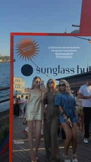 Cemre Solmaz feet photo thumbnail