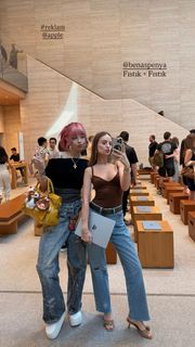 Cemre Solmaz feet photo thumbnail