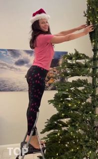 Cerina Vincent feet photo thumbnail