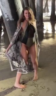 Cerina Vincent feet photo thumbnail