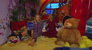 Cerrie Burnell feet photo 3