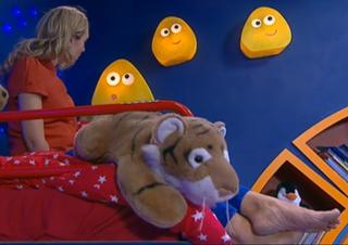 Cerrie Burnell feet photo 10
