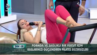 Ceyda Düvenci feet photo thumbnail