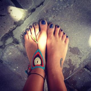 Ceyda Düvenci feet photo thumbnail
