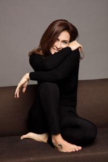 Ceyda Düvenci feet photo thumbnail