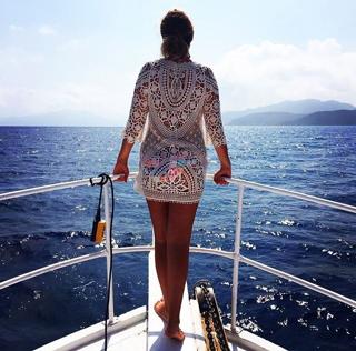 Ceyda Düvenci feet photo thumbnail