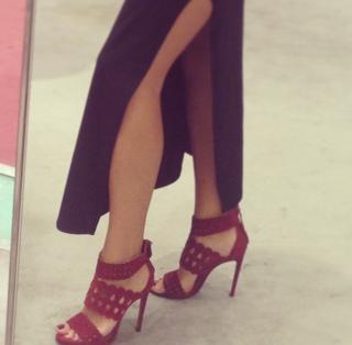 Ceyda Düvenci feet photo thumbnail