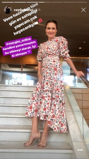 Ceyda Düvenci feet photo thumbnail