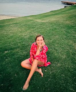 Ceyda Düvenci feet photo thumbnail