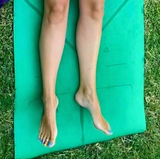 Ceyda Düvenci feet photo thumbnail