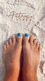 Ceyda Düvenci feet photo thumbnail