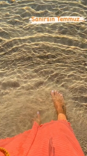 Ceyda Düvenci feet photo thumbnail