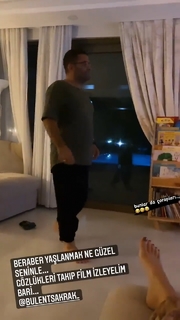 Ceyda Düvenci feet photo thumbnail