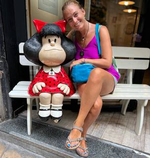 Ceyda Düvenci feet photo thumbnail