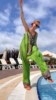 Ceyda Düvenci feet photo thumbnail