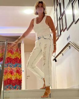 Ceyda Düvenci feet photo thumbnail