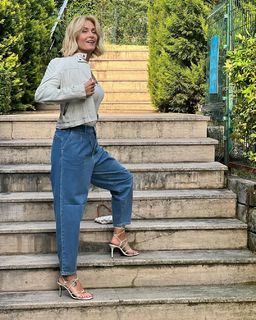 Ceyda Düvenci feet photo thumbnail