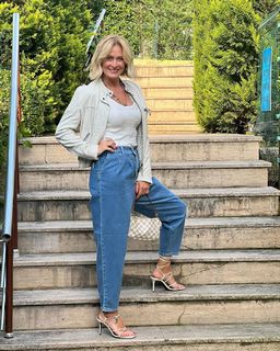 Ceyda Düvenci feet photo thumbnail