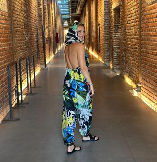 Ceyda Düvenci feet photo thumbnail