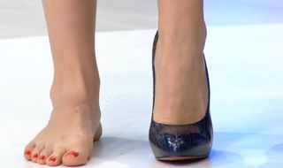 Ceyda Düvenci feet photo 17