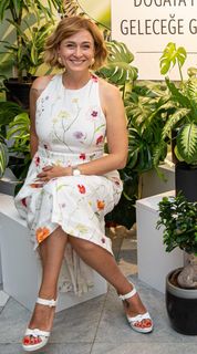 Ceyda Düvenci feet photo 10